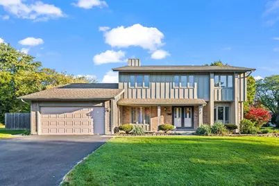 330 Ventura Club Drive, Roselle, IL 60172 - Photo 1