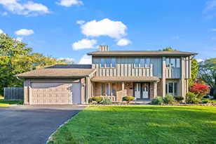 330 Ventura Club Dr, Roselle, IL 60172 - Photo 1
