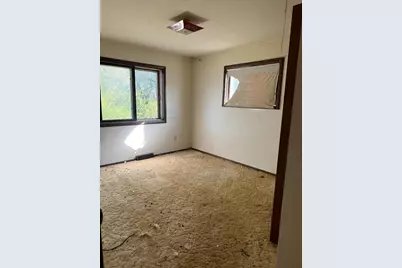 2418 Alton Road, McHenry, IL 60050 - Photo 5
