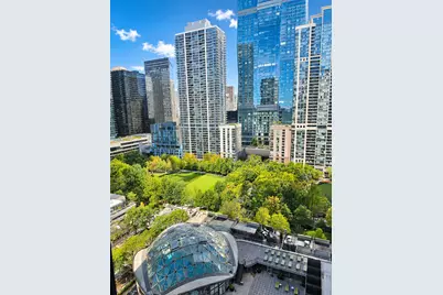 400 E Randolph Street #2114, Chicago, IL 60601 - Photo 9