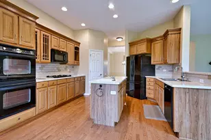 12411 Cold Springs Dr, Huntley, IL 60142 - Photo 3