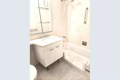 400 E Randolph Street #2218, Chicago, IL 60601 - Photo 5