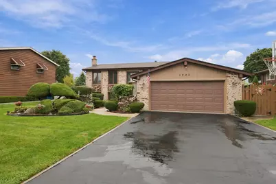 1207 N Fischer Drive, Addison, IL 60101 - Photo 3