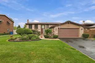1207 N Fischer Dr, Addison, IL 60101 - Photo 1