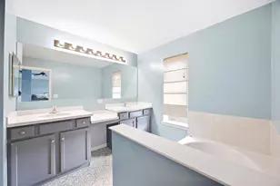 193 Bloomfield Dr, Woodstock, IL 60098 - Photo 29
