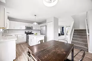 193 Bloomfield Dr, Woodstock, IL 60098 - Photo 9