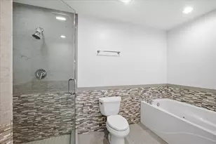 77 E 16th St, Chicago, IL 60616 - Photo 13