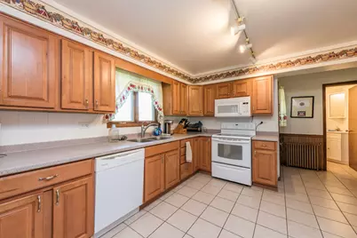 11850 W 29th Street, Beach Park, IL 60099 - Photo 7