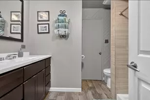 8740 W 99th St, Palos Hills, IL 60465 - Photo 5