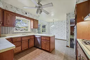 2720 Appletree Ln, Northbrook, IL 60062 - Photo 11