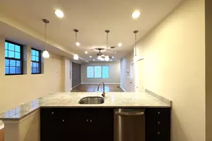 1522 W Superior St, Chicago, IL 60642 - Photo 9