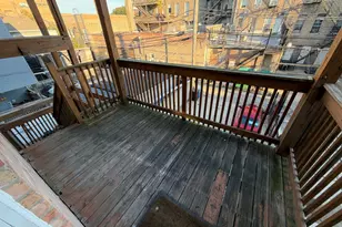 1522 W Superior St, Chicago, IL 60642 - Photo 33