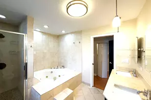 1522 W Superior St, Chicago, IL 60642 - Photo 27
