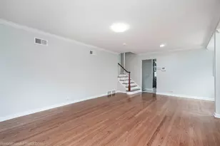 7261 N East Prairie Rd, Lincolnwood, IL 60712 - Photo 15