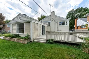 7261 N East Prairie Rd, Lincolnwood, IL 60712 - Photo 35