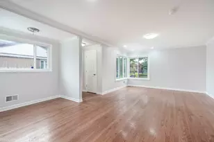 7261 N East Prairie Rd, Lincolnwood, IL 60712 - Photo 13