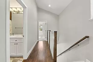 5200 W Eddy St, Chicago, IL 60641 - Photo 25