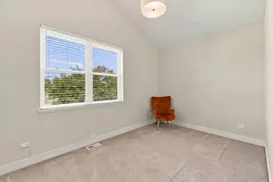 5200 W Eddy St, Chicago, IL 60641 - Photo 31