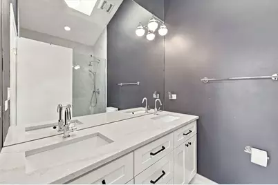 5200 W Eddy Street, Chicago, IL 60641 - Photo 29