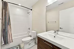 5200 W Eddy St, Chicago, IL 60641 - Photo 43