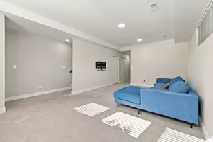 5200 W Eddy St, Chicago, IL 60641 - Photo 39
