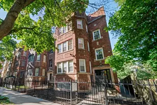 7822 S Kingston Ave, Chicago, IL 60649 - Photo 1