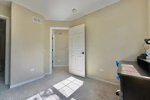 110 Pembroke Cir, Lake Bluff, IL 60044 - Photo 33
