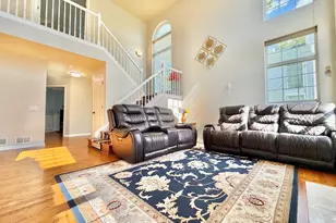 110 Pembroke Cir, Lake Bluff, IL 60044 - Photo 9