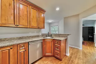 110 Pembroke Cir, Lake Bluff, IL 60044 - Photo 15