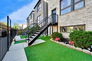 4607 S Calumet Ave, Chicago, IL 60653 - Photo 3
