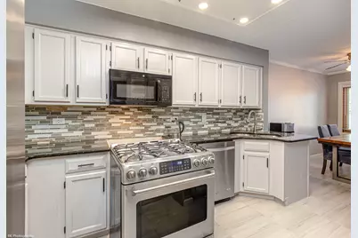 8807 S 79 Avenue #17, Hickory Hills, IL 60457 - Photo 7