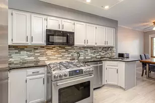 8807 S 79th Ave, Hickory Hills, IL 60457 - Photo 7