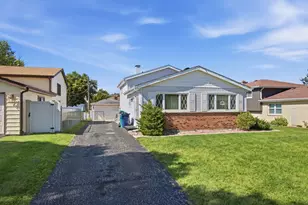526 N Edgewood Ave, Lombard, IL 60148 - Photo 1