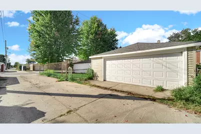 8755 S Merrill Avenue, Chicago, IL 60617 - Photo 33