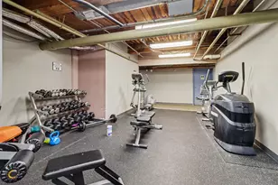 225 W Huron St, Chicago, IL 60654 - Photo 17