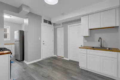 2248 S Kolin Avenue, Chicago, IL 60623 - Photo 13