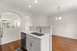 31605 Kline Cir, Warrenville, IL 60555 - Photo 9