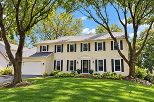 163 Stonegate Ct, Glen Ellyn, IL 60137 - Photo 1