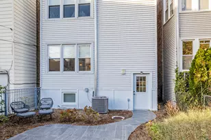 1633 W Winona St, Chicago, IL 60640 - Photo 51