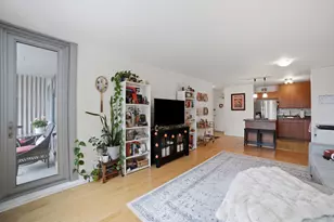 555 W Cornelia Ave, Chicago, IL 60657 - Photo 13