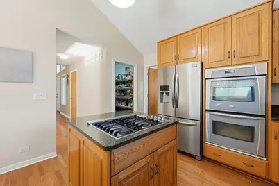 38W201 Hawkins Lane, Saint Charles, IL 60175 - Photo 13