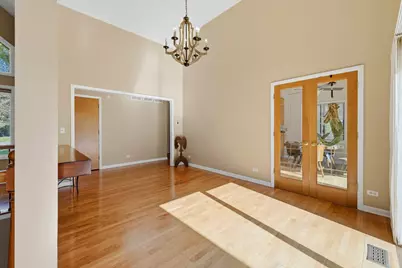 38W201 Hawkins Lane, Saint Charles, IL 60175 - Photo 7