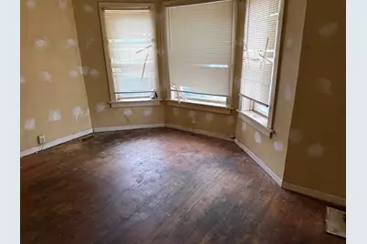 911 N Lawler Avenue, Chicago, IL 60651 - Photo 5