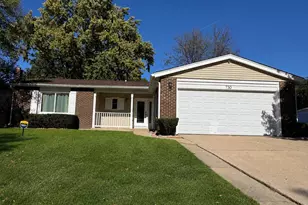 730 Carriageway Dr, Buffalo Grove, IL 60089 - Photo 1