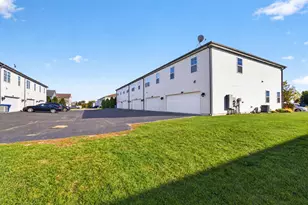 63 E Robinson Ave, Cortland, IL 60112 - Photo 39