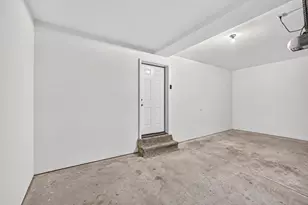 63 E Robinson Ave, Cortland, IL 60112 - Photo 37
