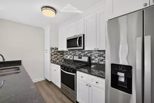 63 E Robinson Ave, Cortland, IL 60112 - Photo 13