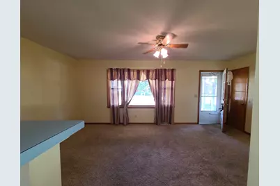 945 N Brinton Avenue, Dixon, IL 61021 - Photo 3