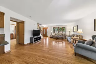7024 Garden Ln, Bridgeview, IL 60455 - Photo 3