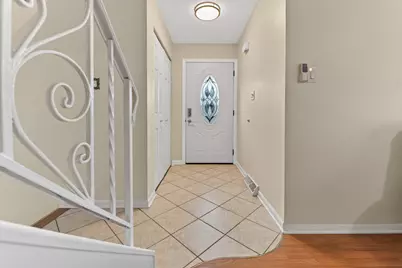 9406 Meadow Lane, Des Plaines, IL 60016 - Photo 3